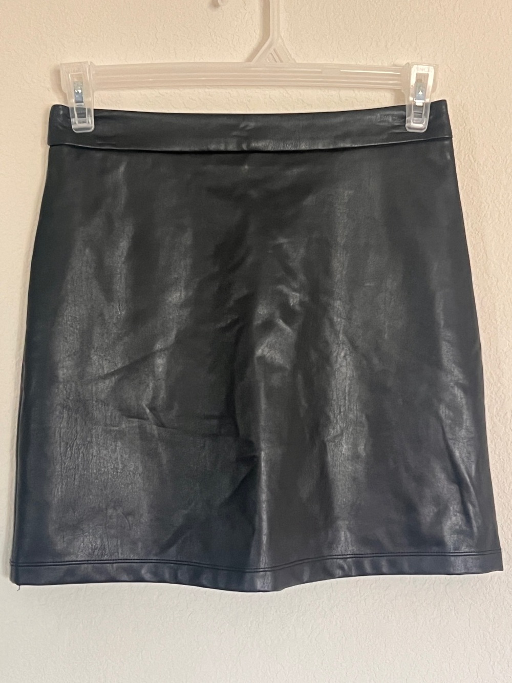 BCBG Maxazria Black Faux Leather Mini Skirt Pleather Size Small